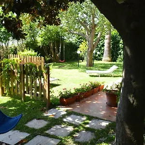 casa-magnolia-gravina-di-catania.catania-hotels.net/